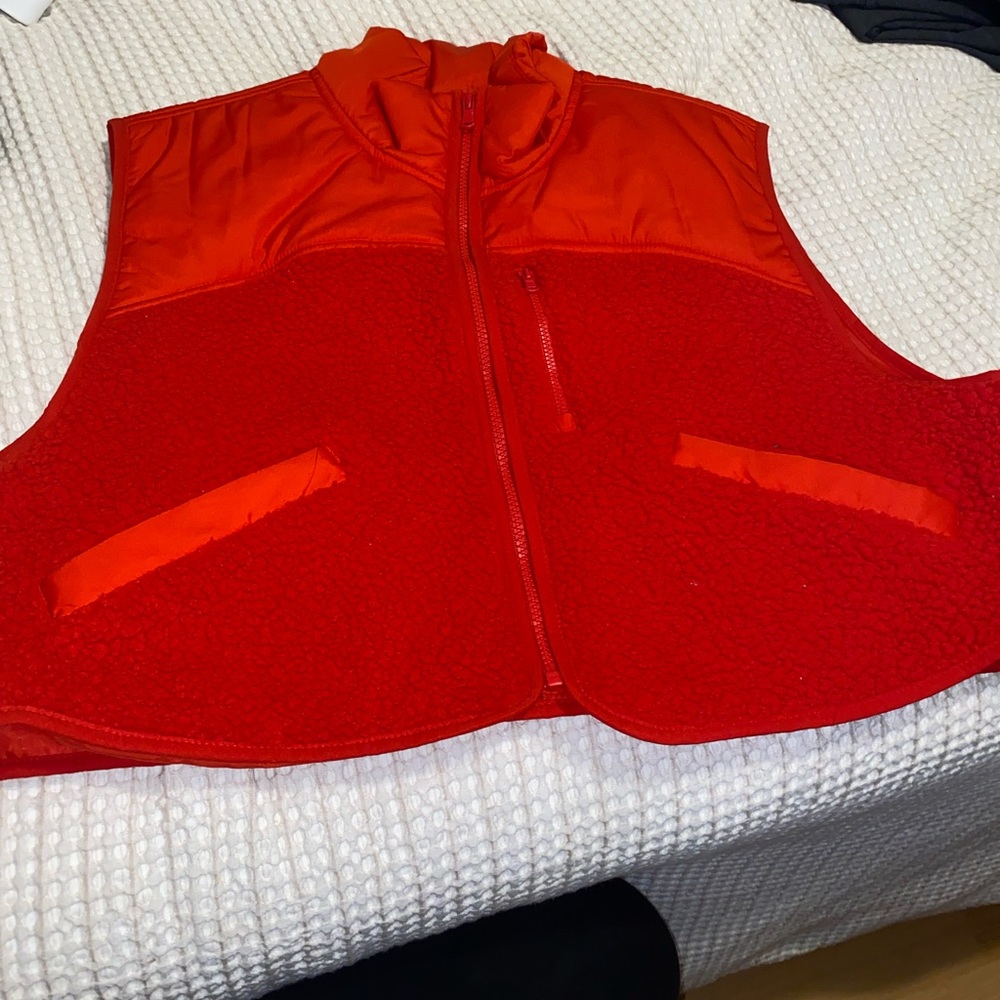 Cropped Sherpa vest